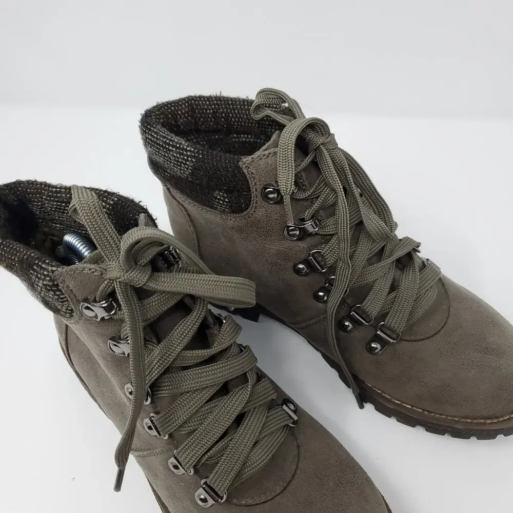 Sonoma Cindy Lace Up Ankle Boot in Stone Size 5